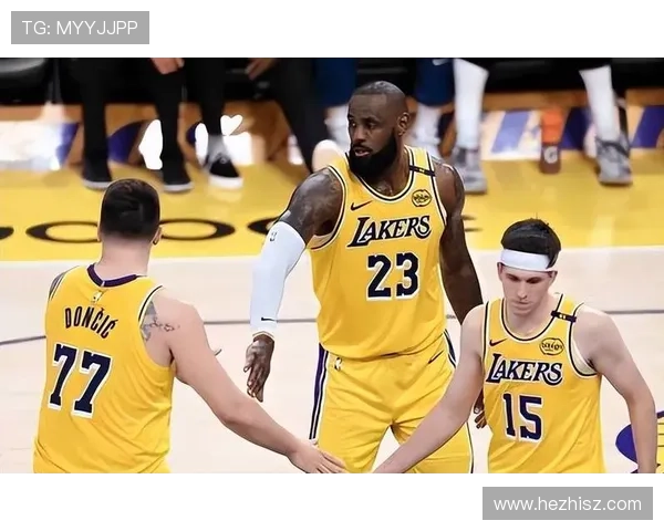 詹姆斯领衔湖人再战勇士，季前赛首场大战即将上演