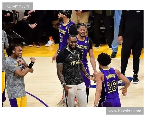 詹姆斯领衔湖人迎战雄鹿 双方豪华阵容再度对决引发球迷热议